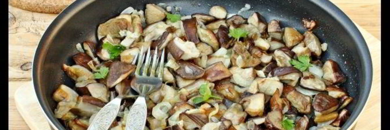 Жареные белые грибы с луком