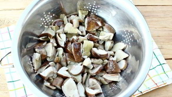 ШАГ 6. жареные белые грибы с луком