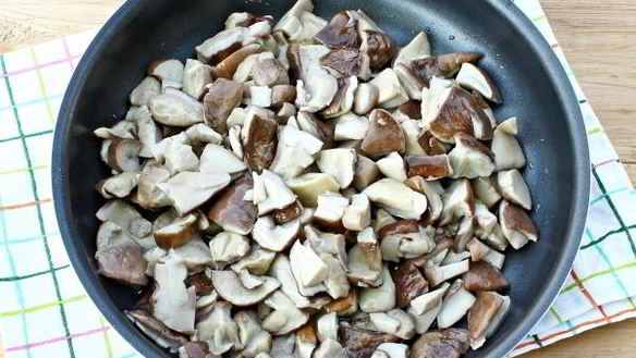 ШАГ 7. жареные белые грибы с луком