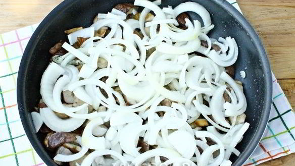 ШАГ 8. жареные белые грибы с луком