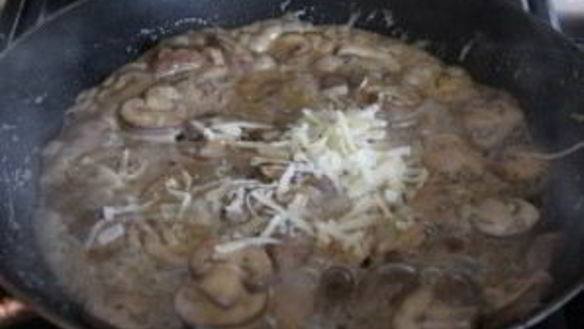ШАГ 5. жареные грибы с сыром