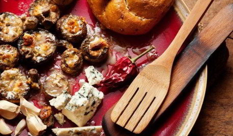 Рецепт золотистые грибы, фаршированные сыром