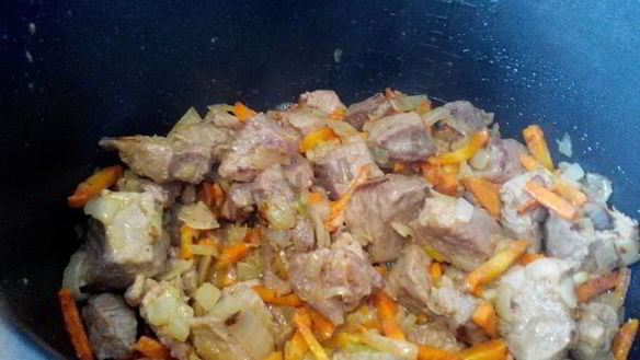 ШАГ 9. гуляш из говядины в мультиварке