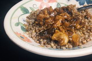 Гуляш из свинины с подливкой