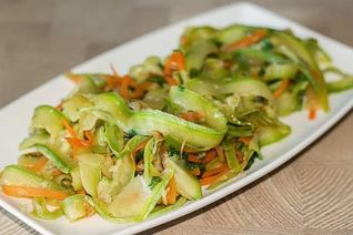 Кабачковая лапша из кабачков