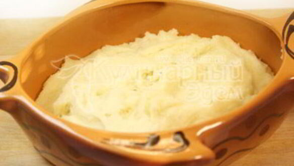 ШАГ 4. картофельное пюре под шампиньонами