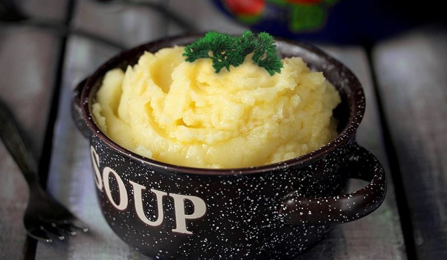 Рецепт картофельное пюре с чесноком и укропом в мультиварке