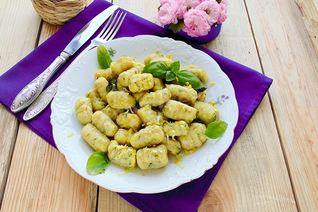 Картофельные ньокки с базиликом