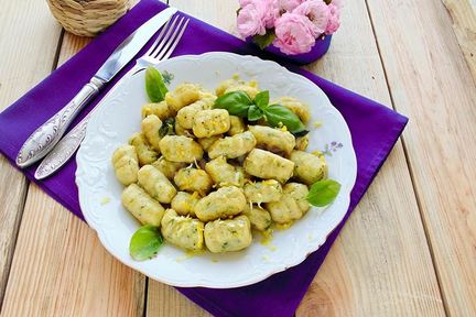 Картофельные ньокки с базиликом