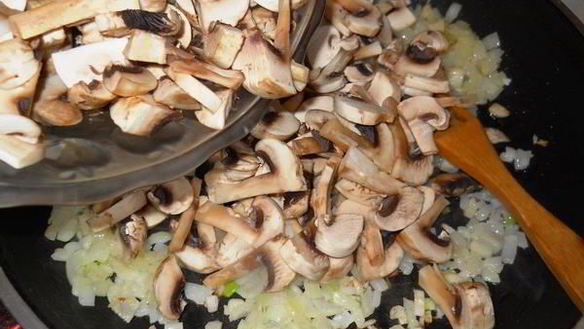 ШАГ 5. картофельные ньокки с грибной подливкой