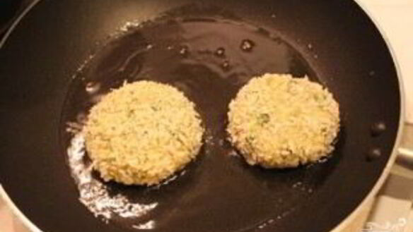 ШАГ 7. картофляники из пюре