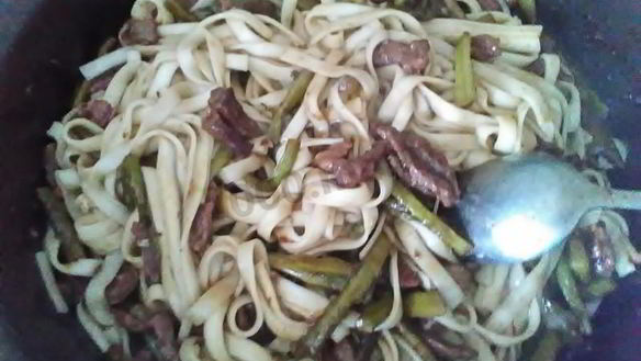 ШАГ 4. китайская лапша с говядиной в соусе терияки