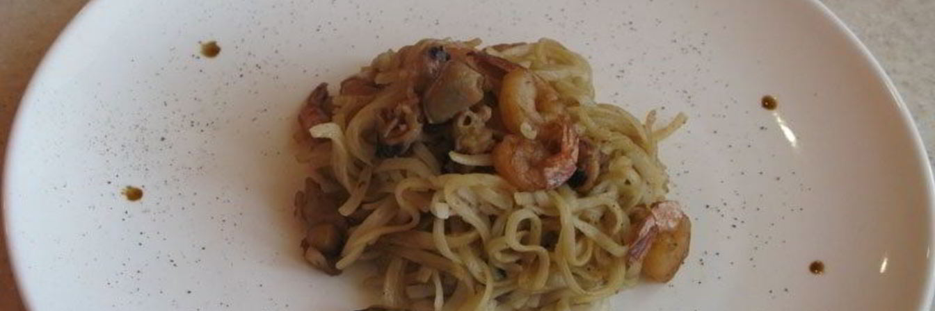 Китайская лапша с морепродуктами