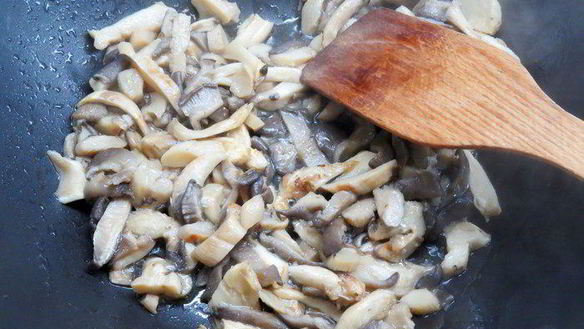 ШАГ 8. китайская рисовая лапша с имбирной рыбой