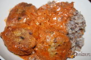 Индюшиные котлетки со вкусной подливой