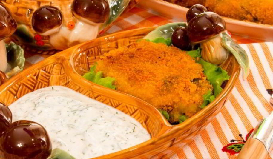 Рецепт картофельно-грибные котлеты со сметанным соусом
