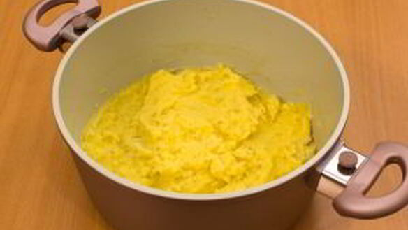 ШАГ 6. картофельно-грибные котлеты со сметанным соусом