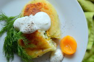 Картофельные котлеты с адыгейским сыром и курагой