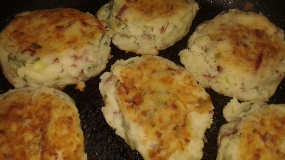 ШАГ 5. картофельные котлеты с колбасным фаршем