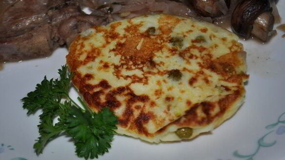 ШАГ 4. картофельные котлеты с зеленым горошком