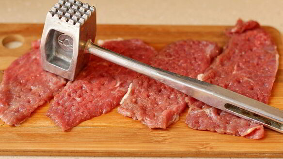 ШАГ 3. котлета отбивная