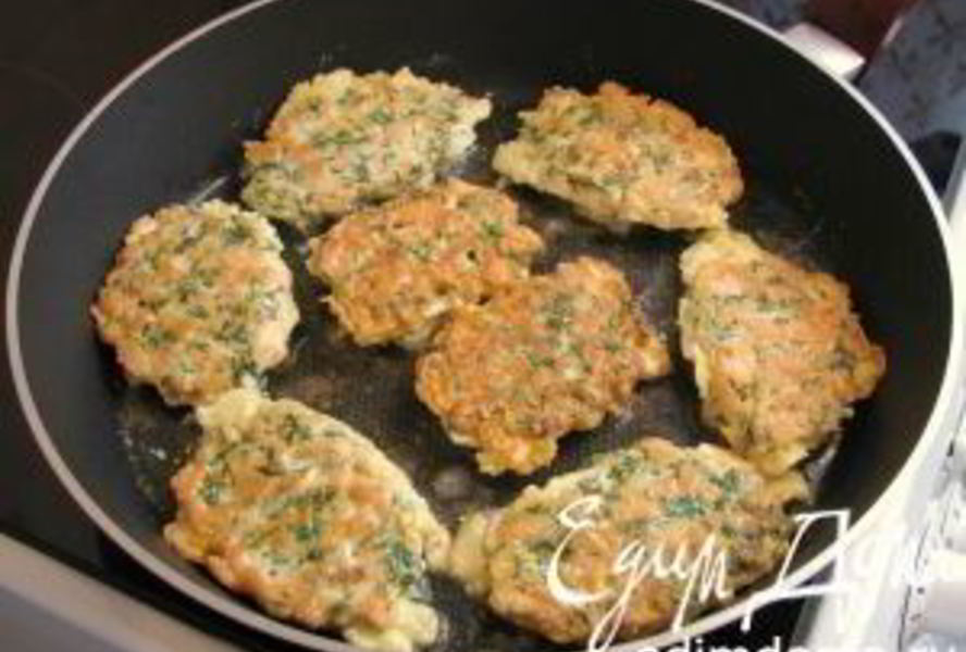 Котлеты из горбуши с кабачками