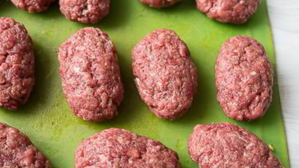 ШАГ 13. котлеты из говядины с черносливом и орехами