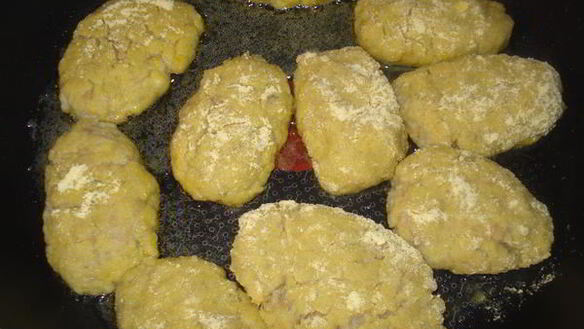 ШАГ 5. котлеты из свежей сельди