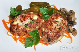 Котлеты мясные с грибами и сыром