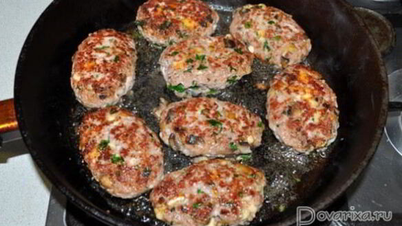 ШАГ 5. котлеты мясные с грибами и сыром