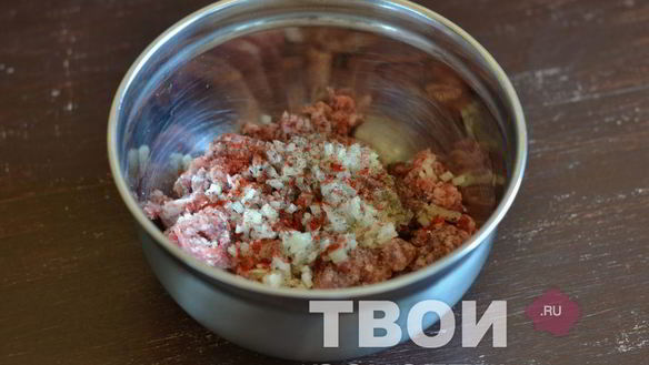 ШАГ 3. котлеты на пару в мультиварке