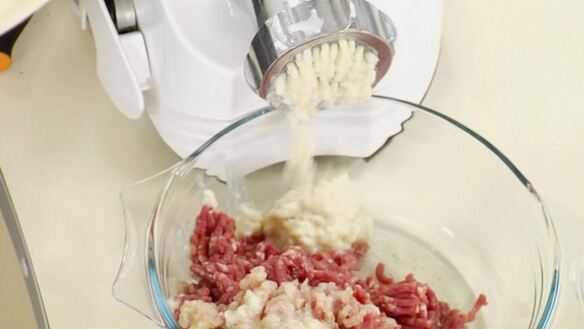 ШАГ 3. котлеты с картофельным пюре