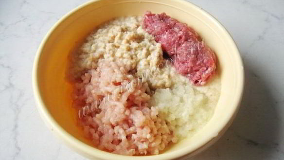 ШАГ 3. котлеты с сыром и отварным яйцом