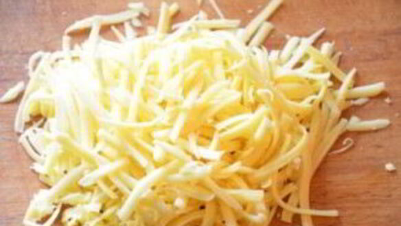 ШАГ 2. котлеты в духовке с яйцом