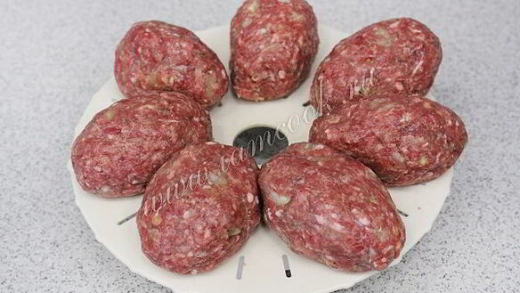 ШАГ 6. котлеты в мультиварке на пару