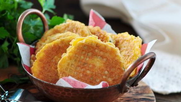 ШАГ 8. котлеты в вафельных коржах