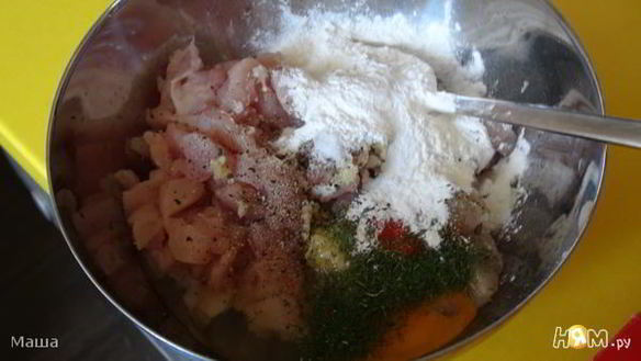 ШАГ 2. куриные котлеты с яйцом под сыром