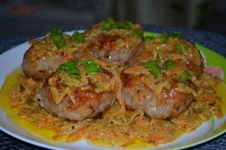 Мясные котлетки в молочном соусе