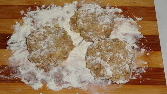 ШАГ 8. мясные котлеты с перловкой