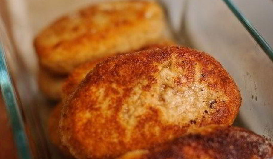 Рецепт нежные куриные котлеты с беконом