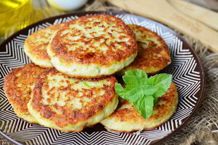 Рыбные котлеты с творогом и кабачками