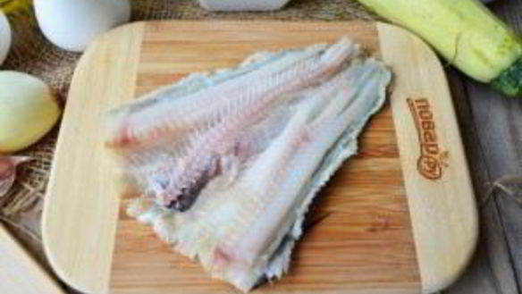 ШАГ 2. рыбные котлеты с творогом и кабачками