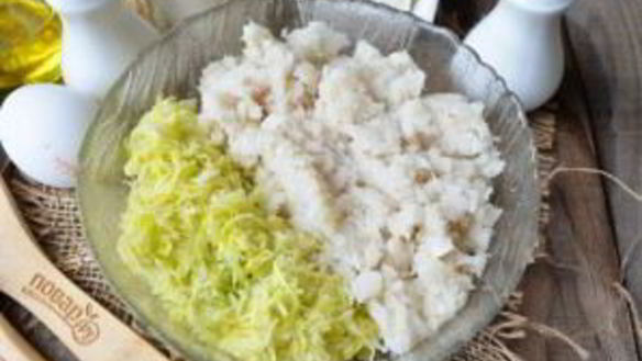 ШАГ 5. рыбные котлеты с творогом и кабачками