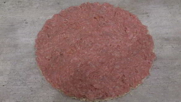 ШАГ 3. треугольные котлеты в вафельном корже