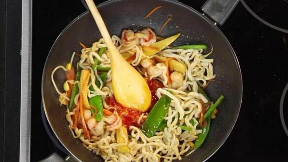 ШАГ 4. лапша пат тай с тигровыми креветками