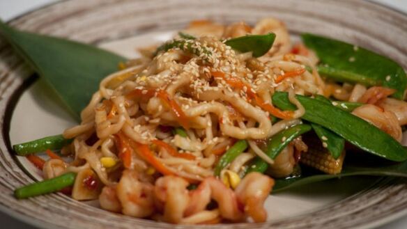 ШАГ 5. лапша пат тай с тигровыми креветками