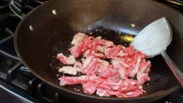 ШАГ 2. лапша с мясом и брокколи