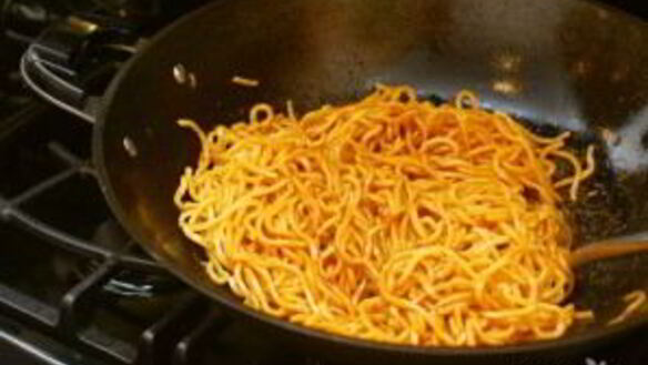 ШАГ 5. лапша с мясом и брокколи