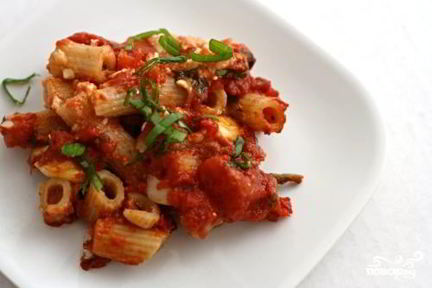 Лапша с помидорами