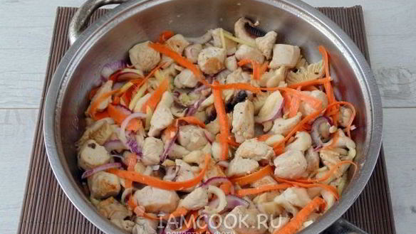 ШАГ 9. лапша удон с курицей